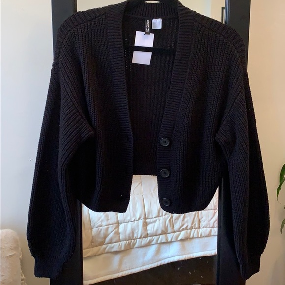 H&M Sweaters - H&M Black Cropped Balloon Sleeve Cardigan